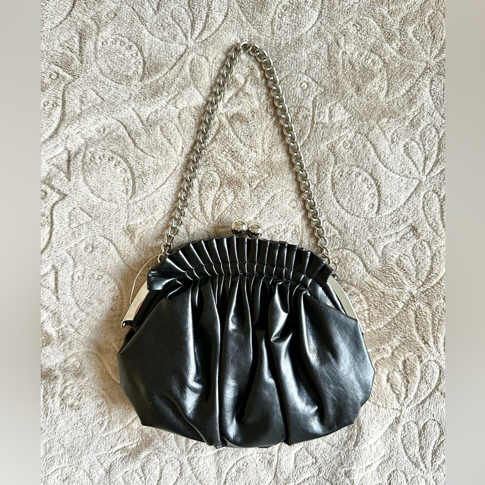 Black Vintage Leather Look Kisslock Wristlet Clutch Handbag
